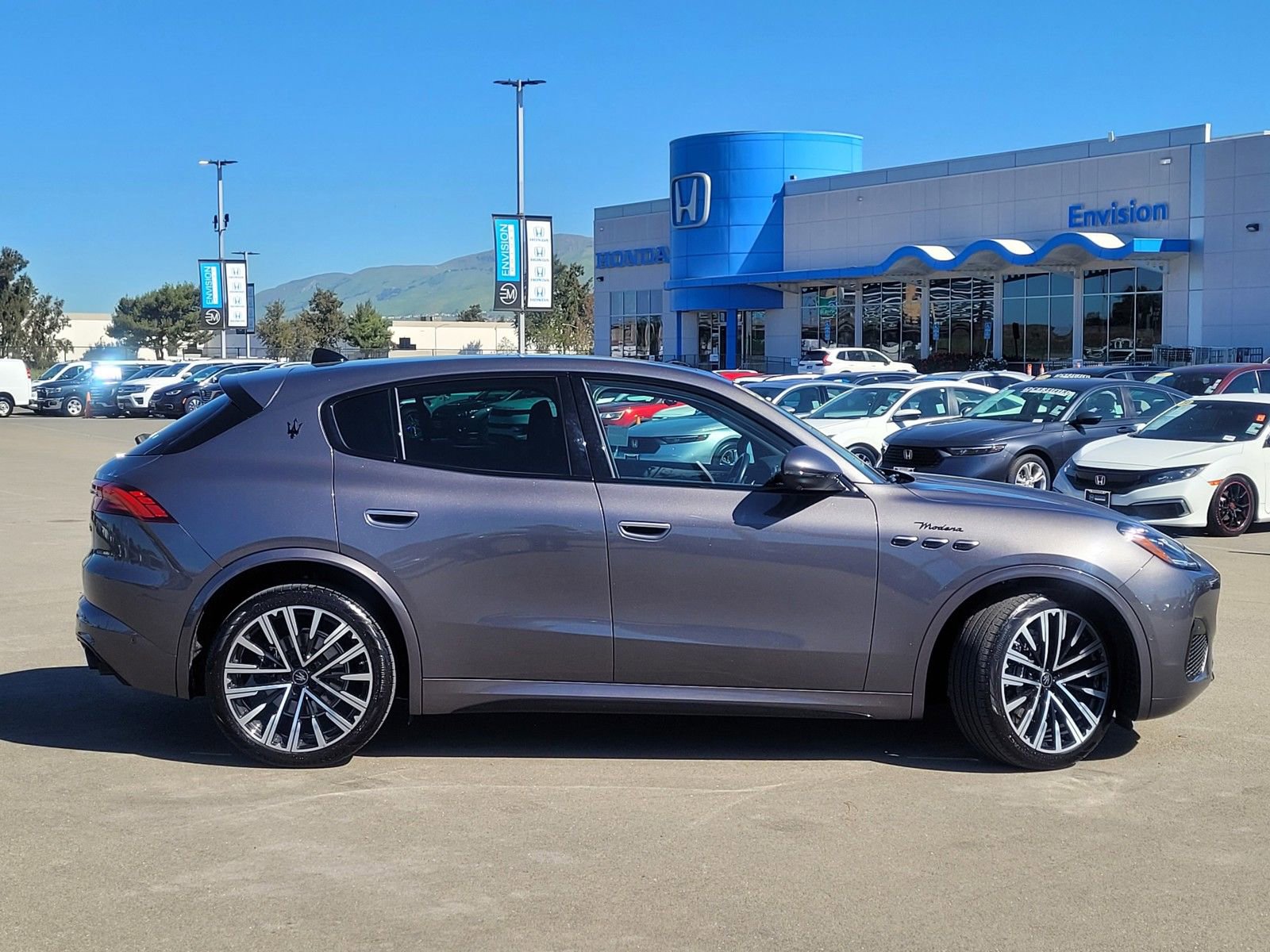 Used 2023 Maserati Grecale Modena image 4