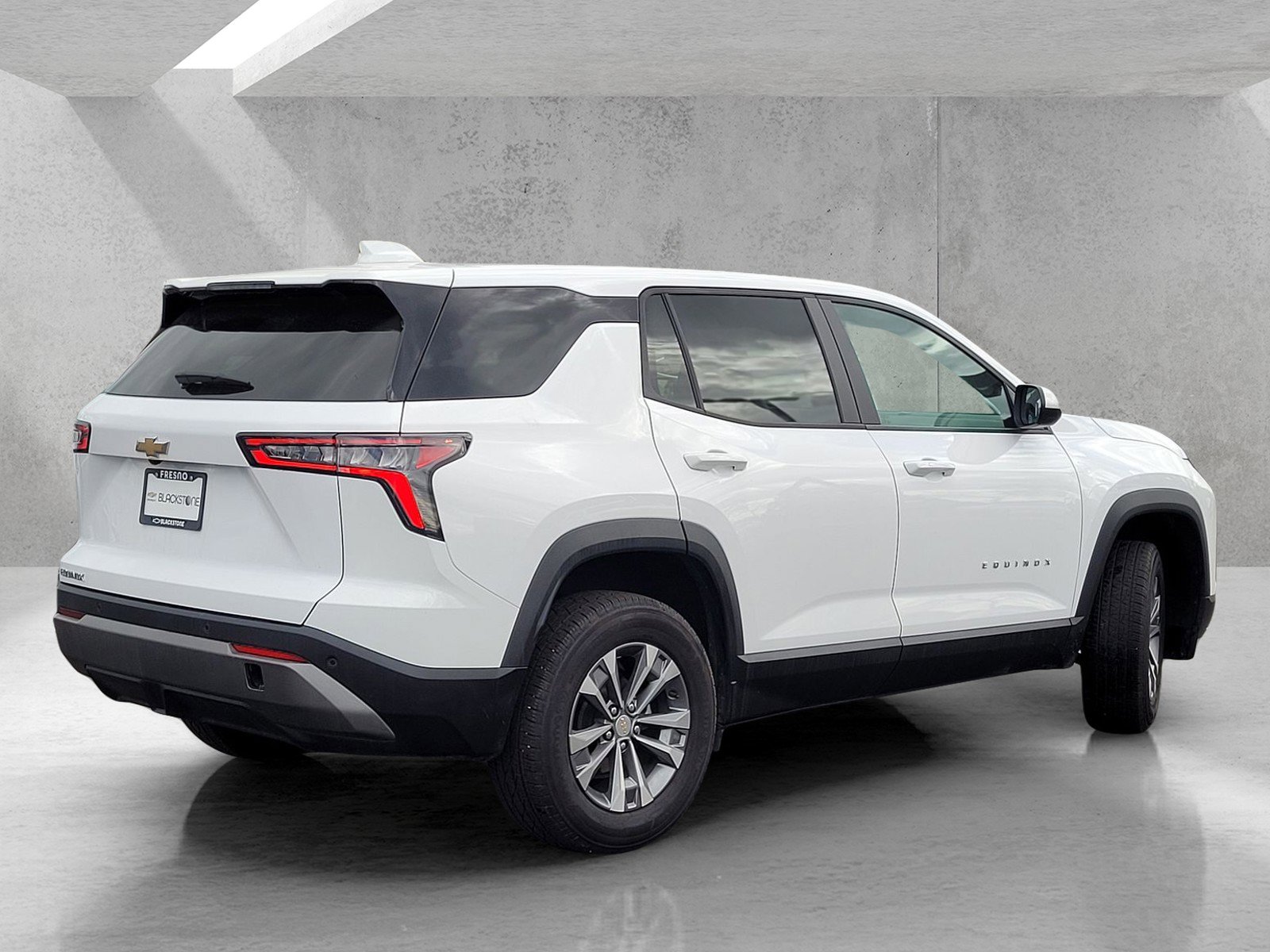 Used 2025 Chevrolet Equinox LT image 4