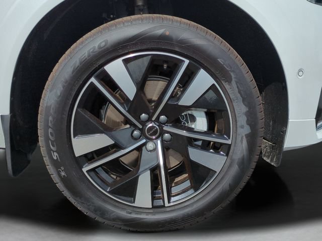 New 2026 Volvo XC60 B5 Plus w/ Protection Package Premier AWD/4WD image 26