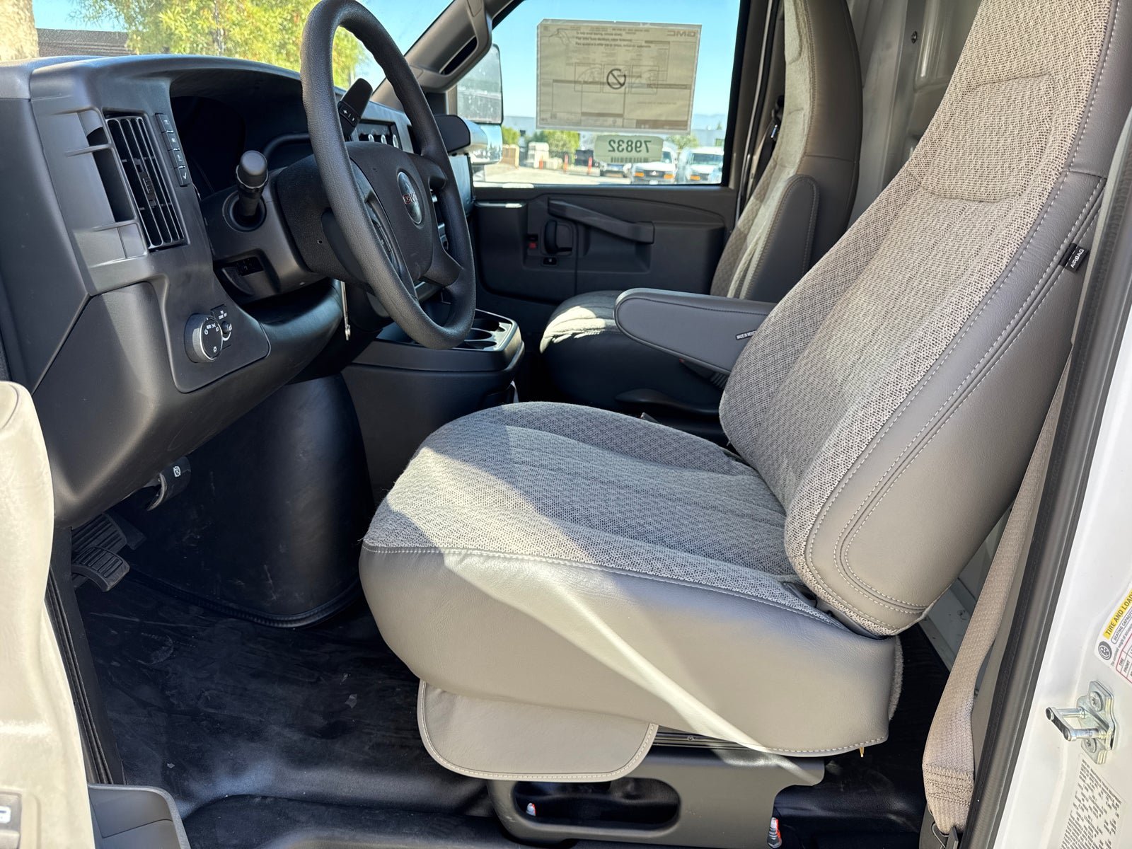 New 2025 GMC Savana 3500 w/ Power Convenience Package RWD image 28