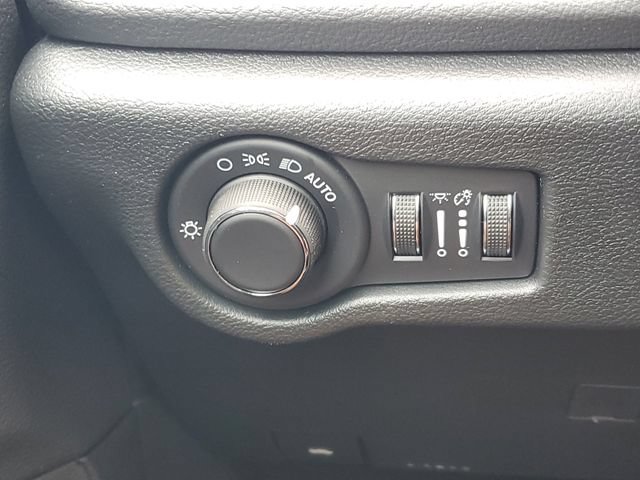 New 2027 Chrysler Pacifica Select AWD/4WD image 20