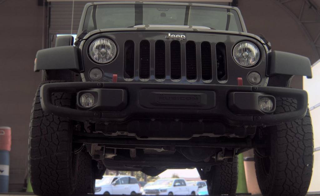 Used 2016 Jeep Wrangler Unlimited Rubicon AWD/4WD image 3