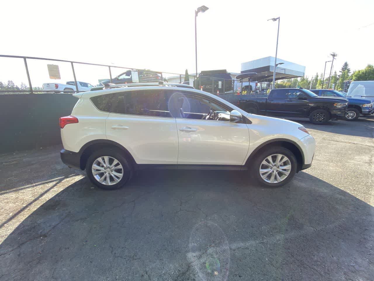 Used 2014 Toyota RAV4 Limited w/ Technology Package AWD/4WD image 7