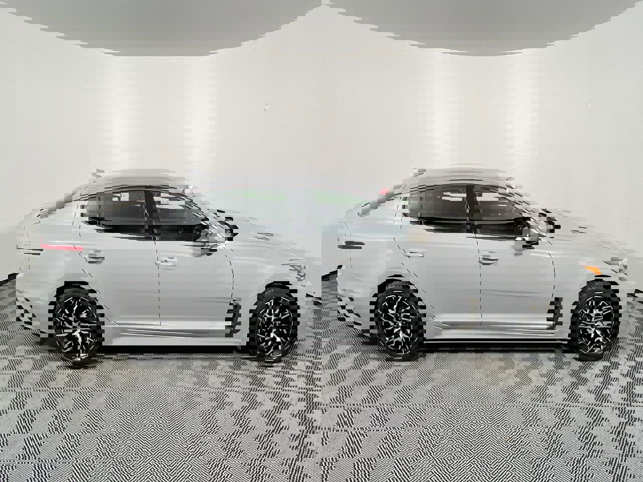 Certified 2023 Kia Stinger GT-Line image 2