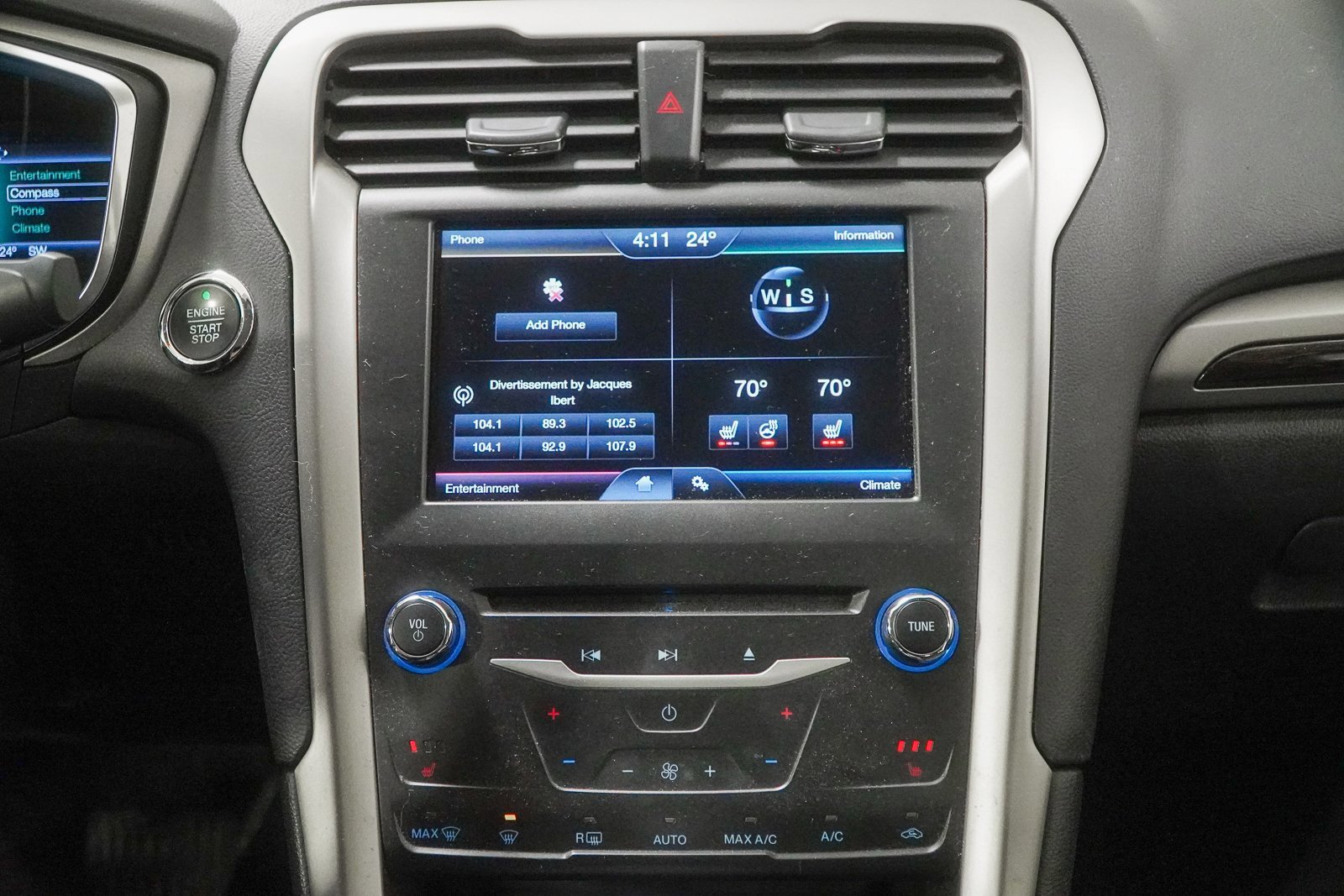 Used 2015 Ford Fusion SE w/ Equipment Group 202A image 26