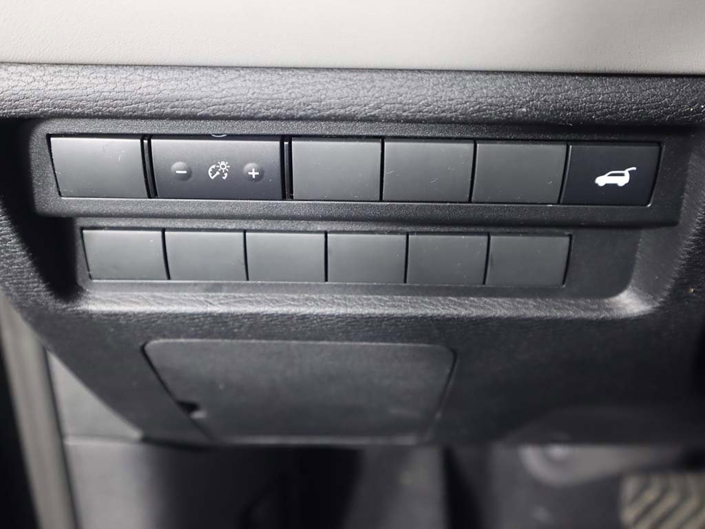 New 2025 Mitsubishi Outlander SE image 38