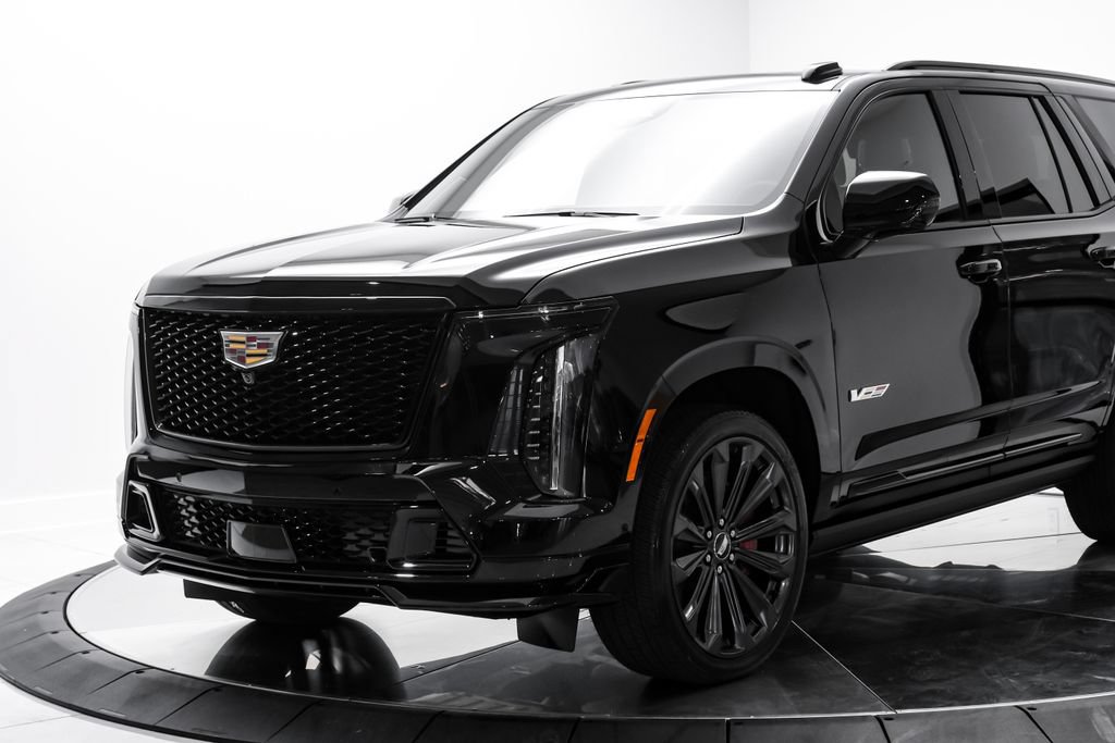 Used 2026 Cadillac Escalade V AWD/4WD image 2