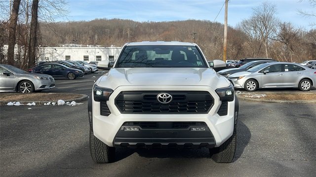 Used 2024 Toyota Tacoma TRD Off-Road image 2