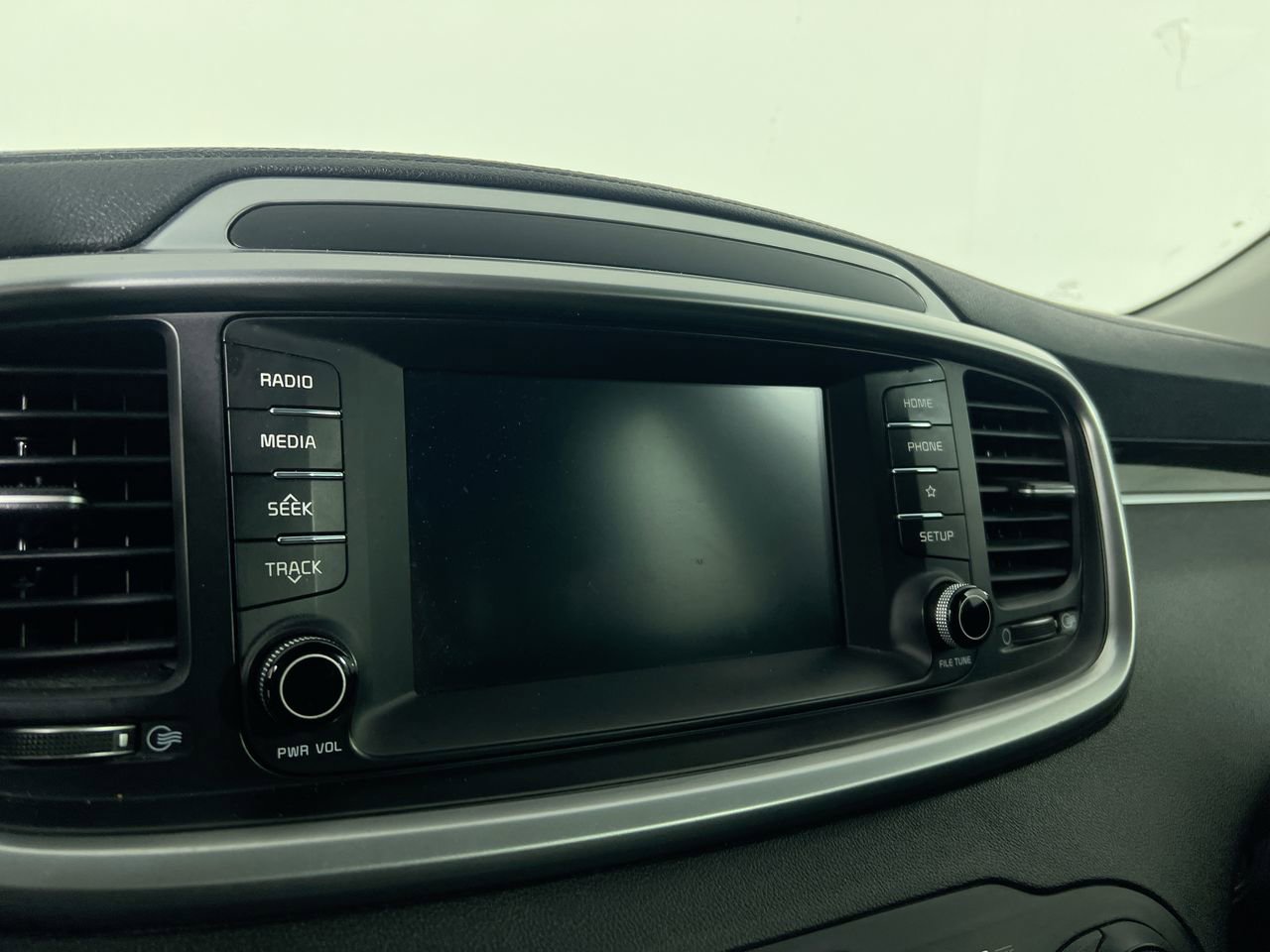 Used 2019 Kia Sorento FWD image 25