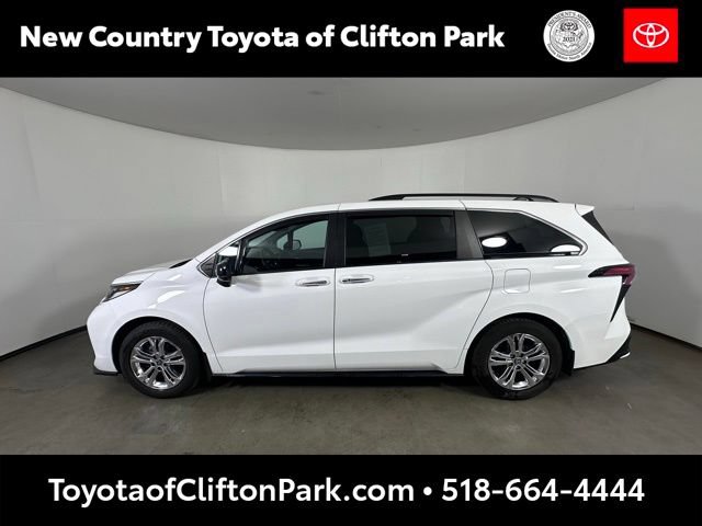 Certified 2023 Toyota Sienna XSE w/ XSE Plus Package AWD/4WD image 6