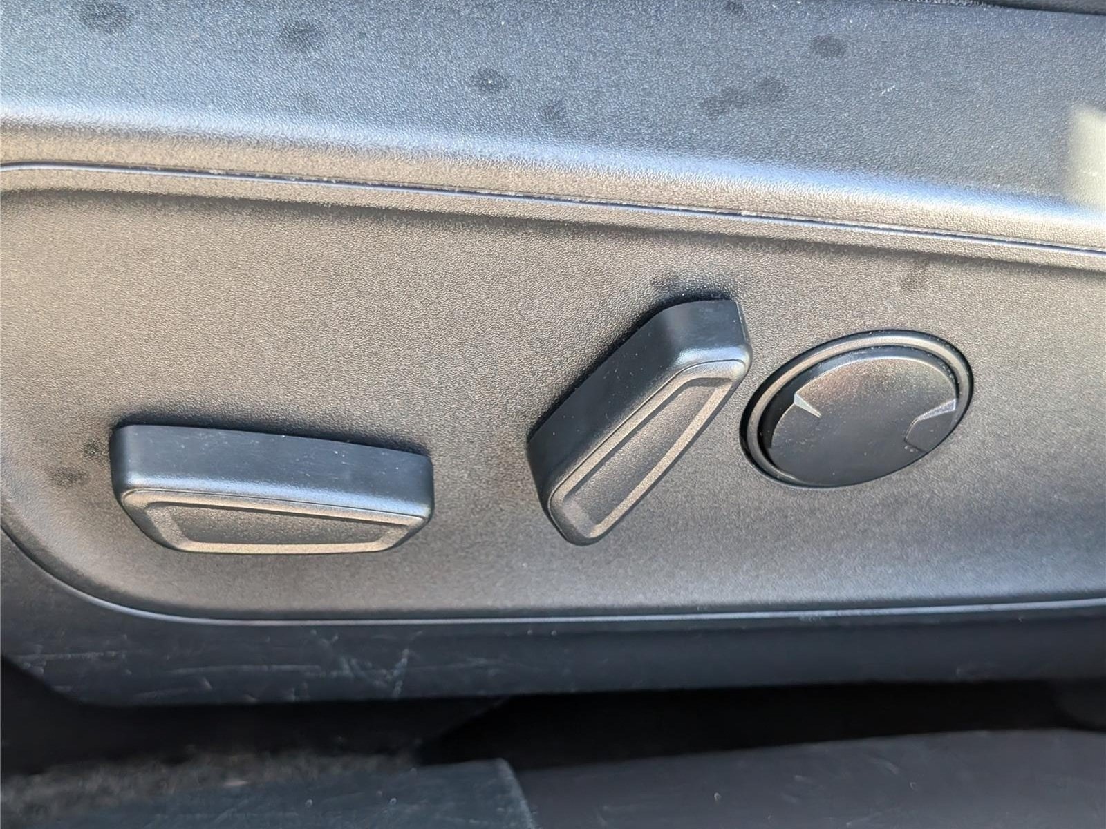 Used 2025 Ford Escape ST-Line Select AWD/4WD image 20