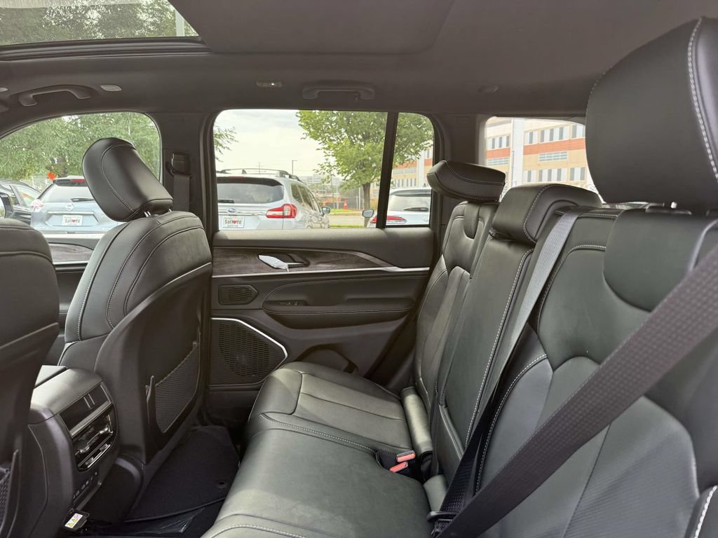 New 2027 Jeep Grand Cherokee Limited AWD/4WD image 17