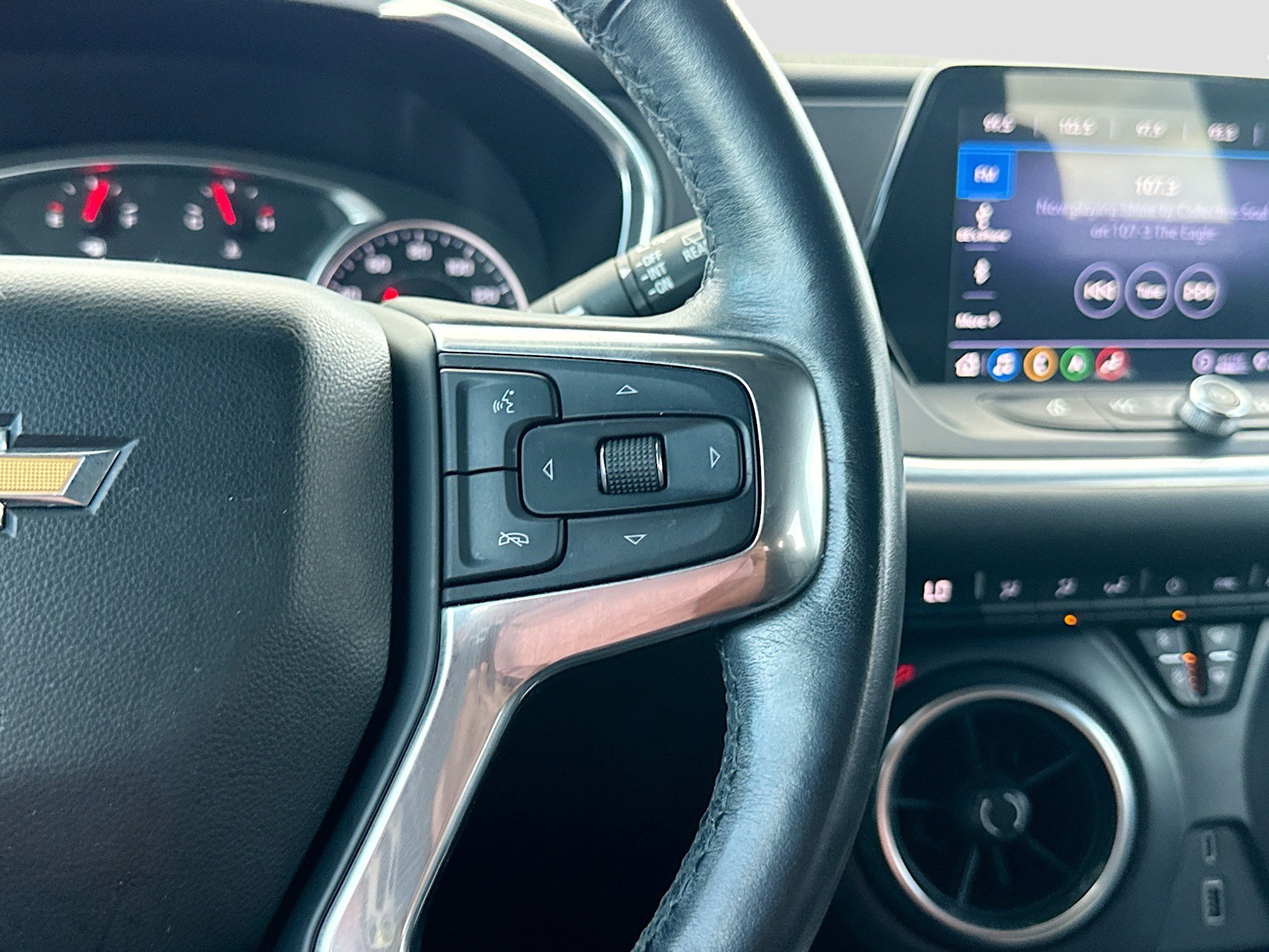 Used 2020 Chevrolet Blazer LT w/ Sound & Technology Package FWD image 36