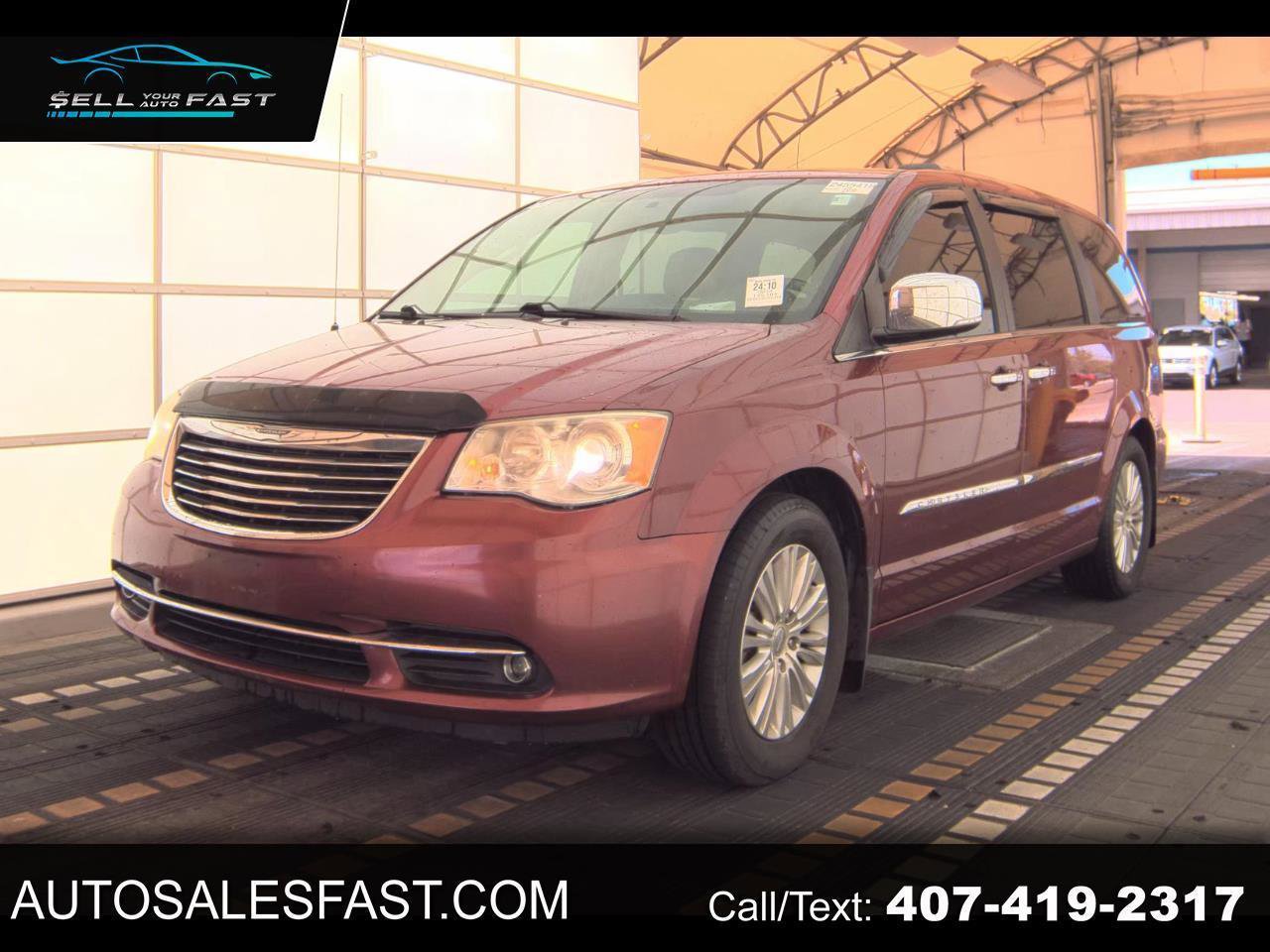 Used 2014 Chrysler Town & Country Limited w/ Luxury Group FWD image 1