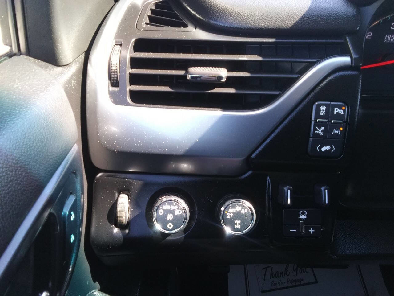 Used 2018 Chevrolet Suburban Premier image 27