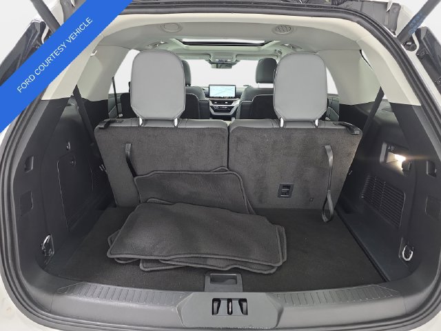 Used 2026 Ford Explorer Active w/ Active Comfort Package AWD/4WD image 33