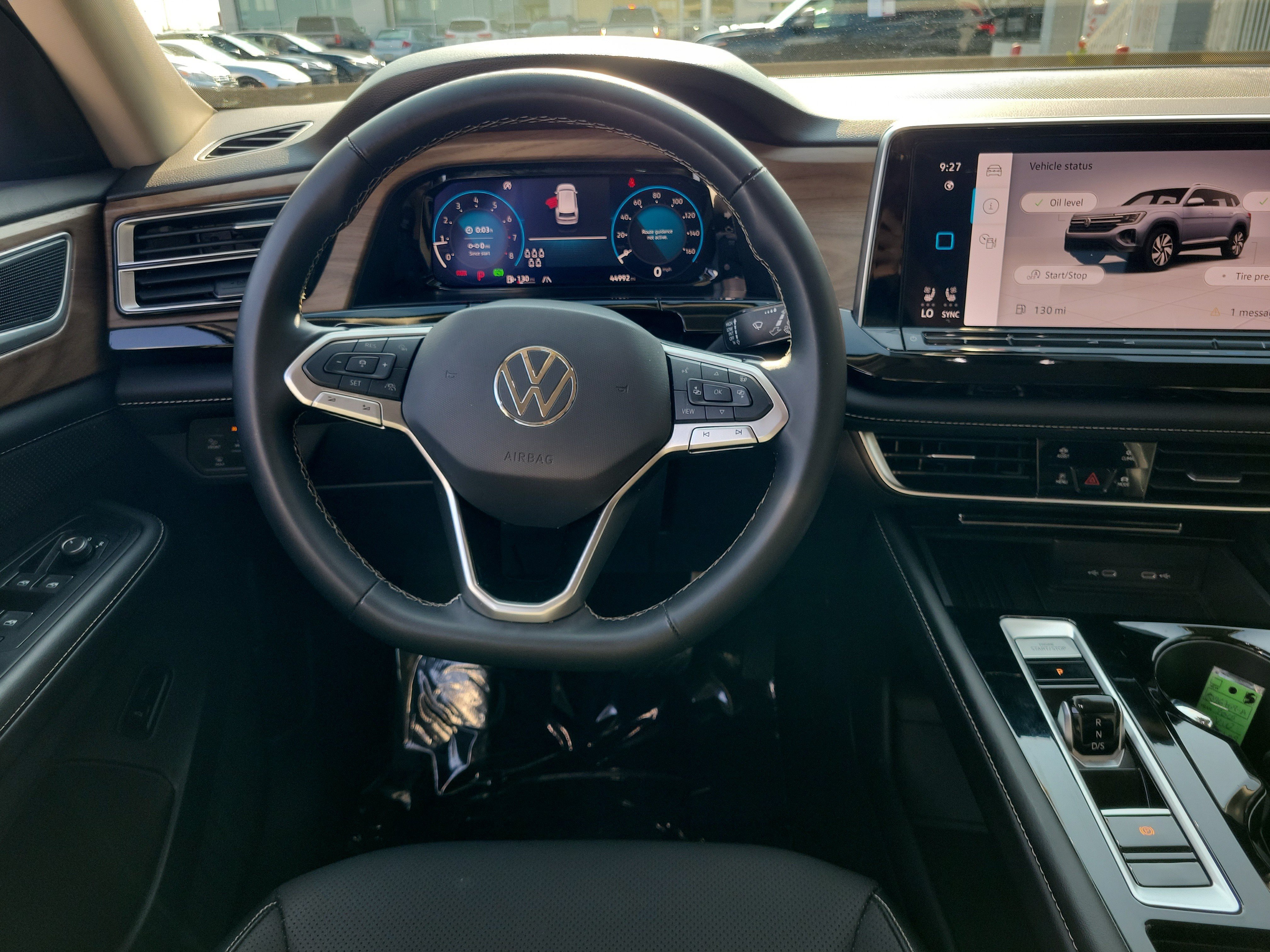Used 2025 Volkswagen Atlas SE FWD image 10