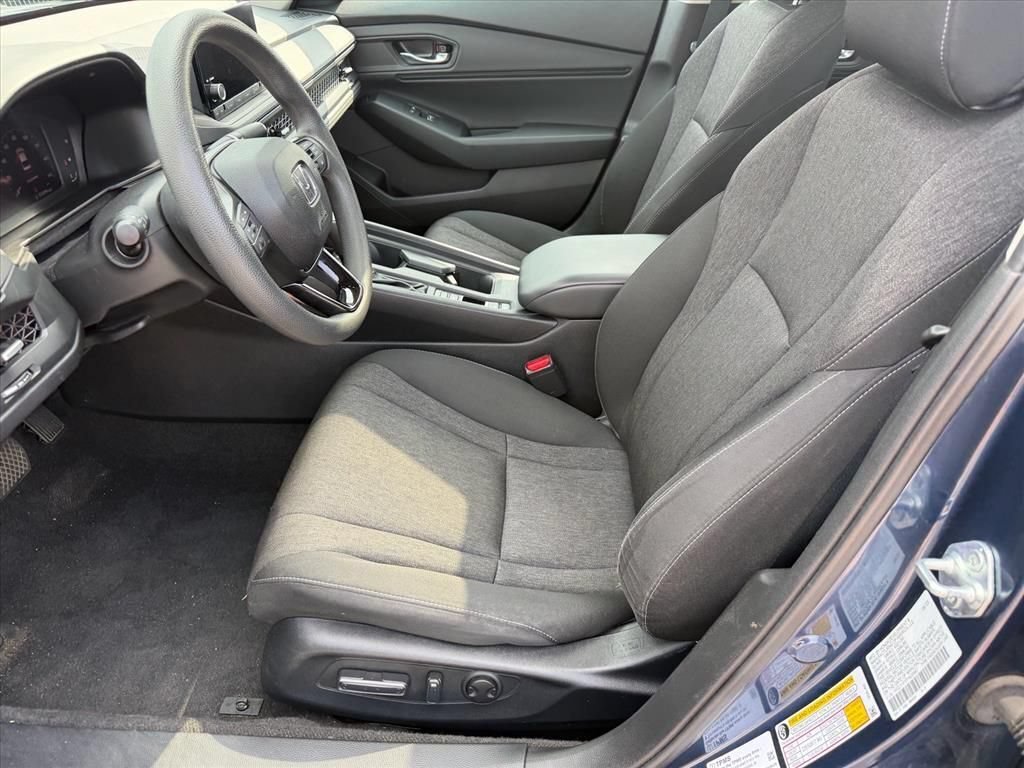 Used 2023 Honda Accord EX image 8