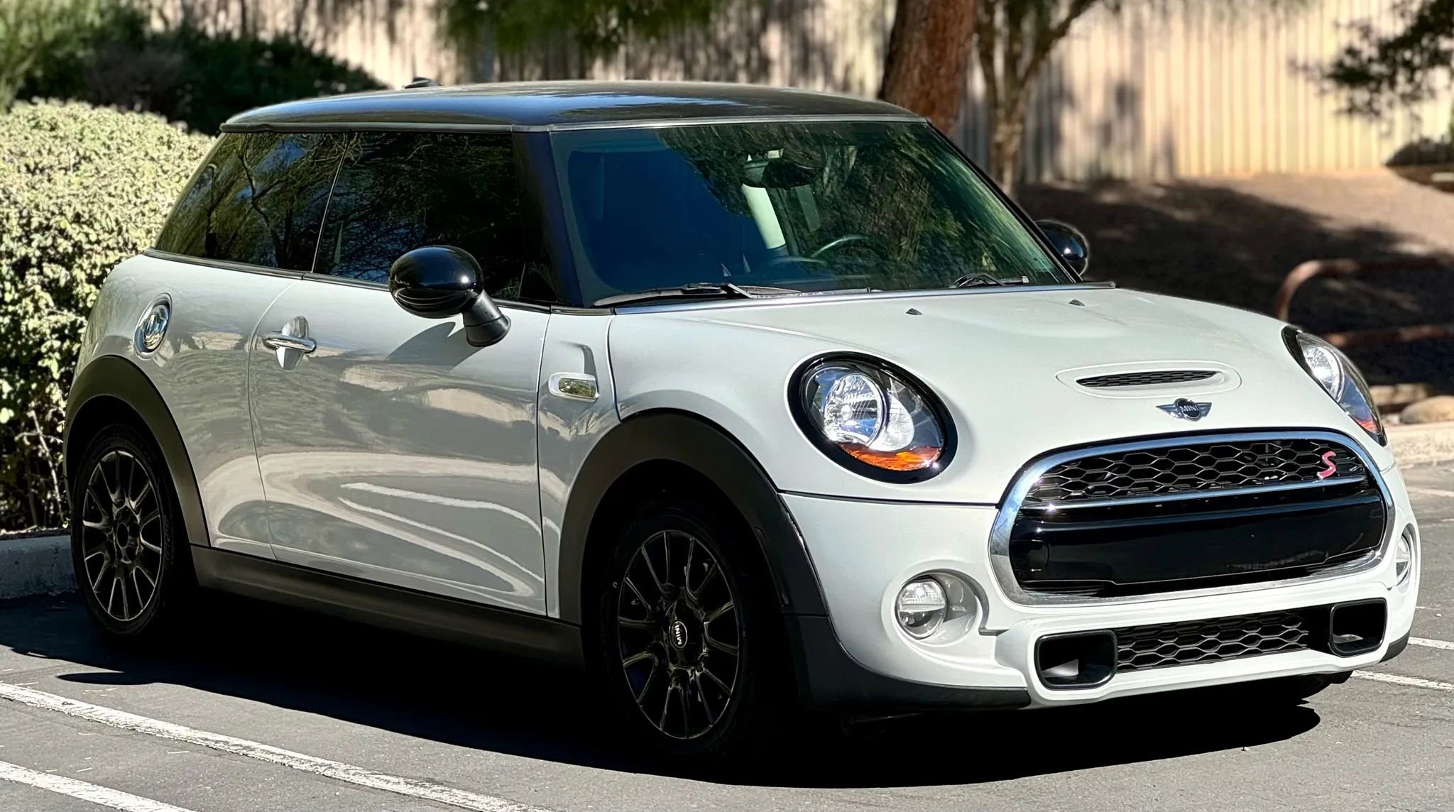 Used 2016 MINI Cooper S image 1