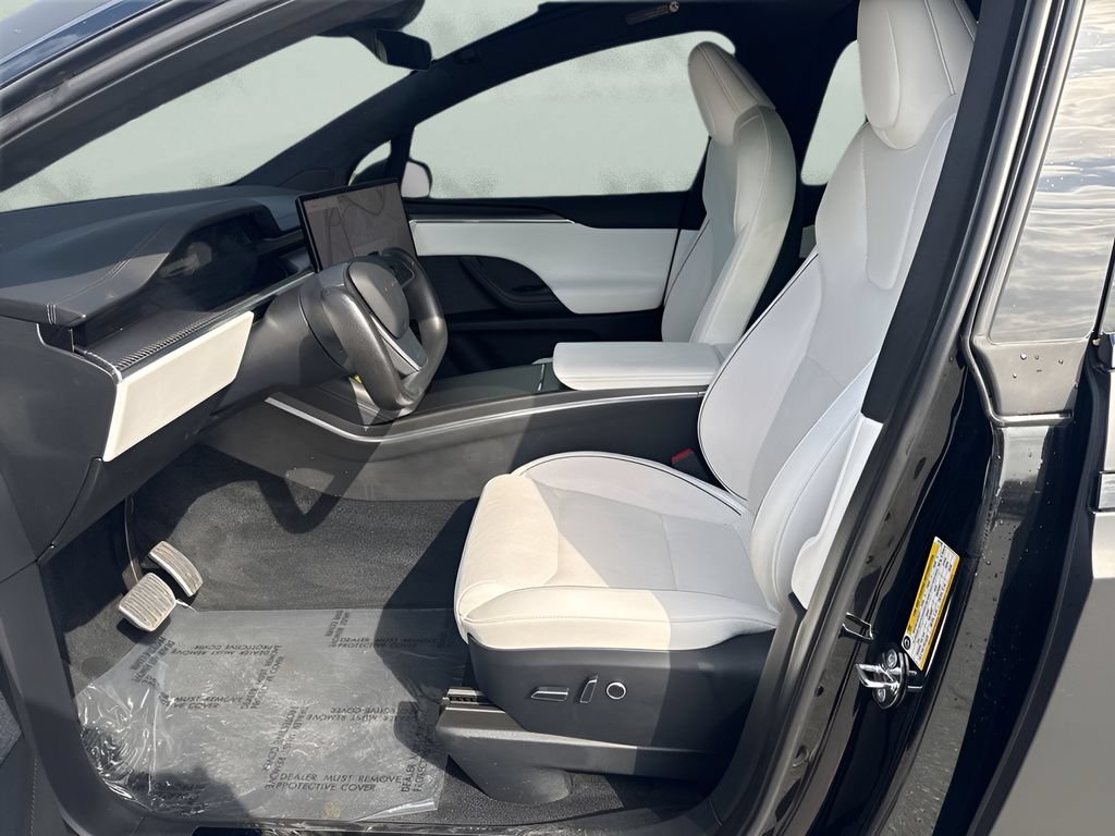 Used 2023 Tesla Model X Plaid AWD/4WD image 4