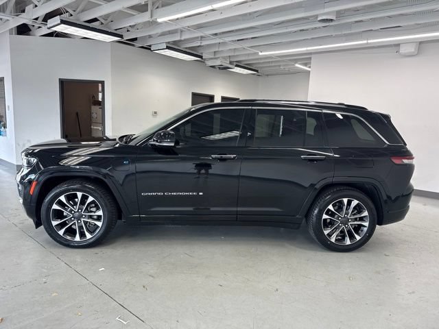 Used 2023 Jeep Grand Cherokee Overland AWD/4WD image 8