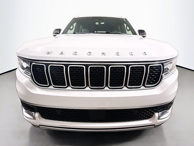 Used 2023 Jeep Wagoneer L Series II AWD/4WD image 2