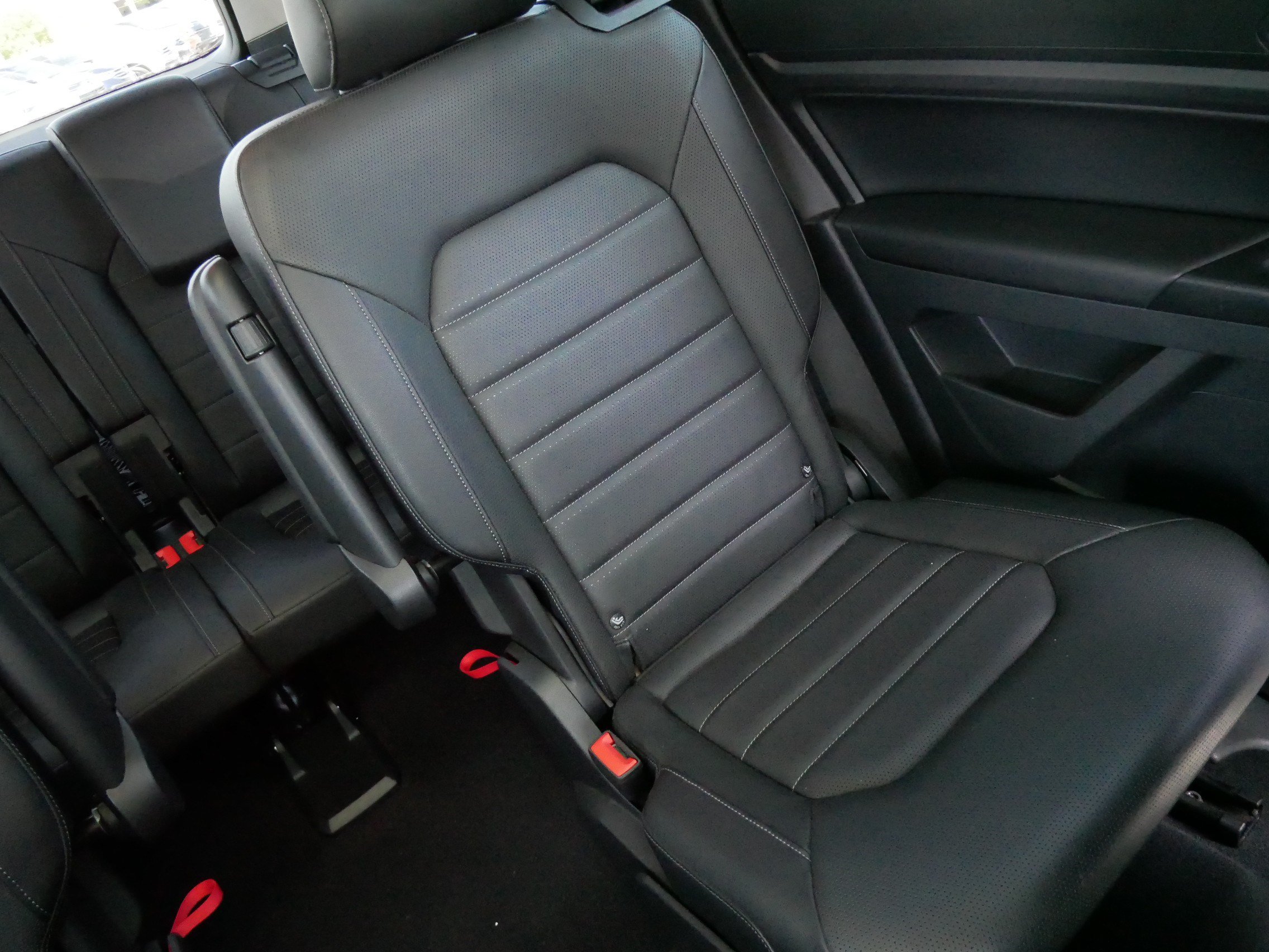 Used 2020 Volkswagen Atlas SEL R-Line AWD/4WD image 14