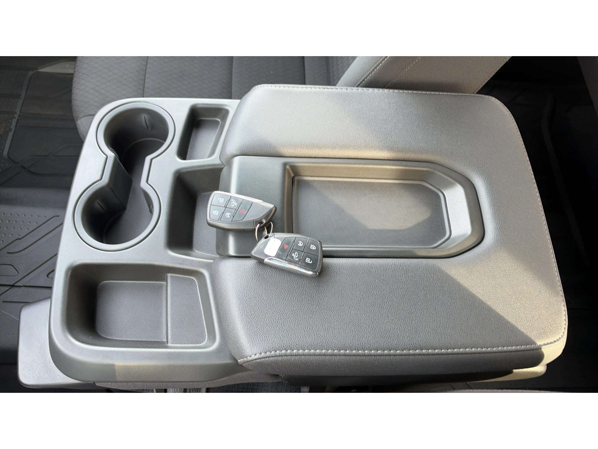 Used 2023 Chevrolet Silverado 1500 LT AWD/4WD image 20