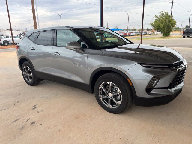 Used 2026 Chevrolet Blazer LT FWD image 3