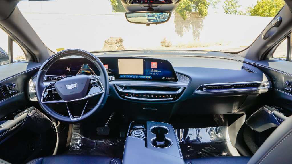 Certified 2024 Cadillac Lyriq Luxury RWD image 10