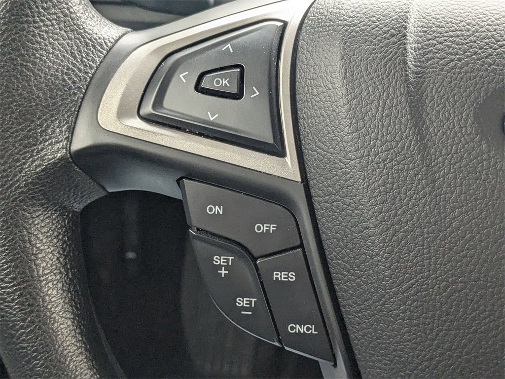 Used 2020 Ford Fusion SE image 25