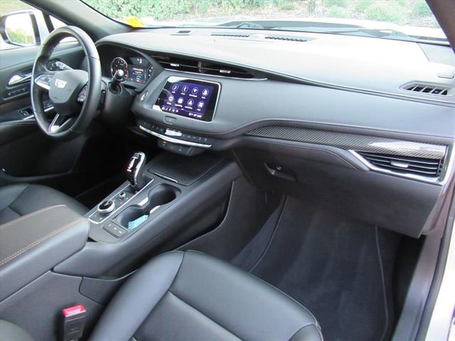 Used 2021 Cadillac XT4 Sport w/ Driver Awareness Package image 10