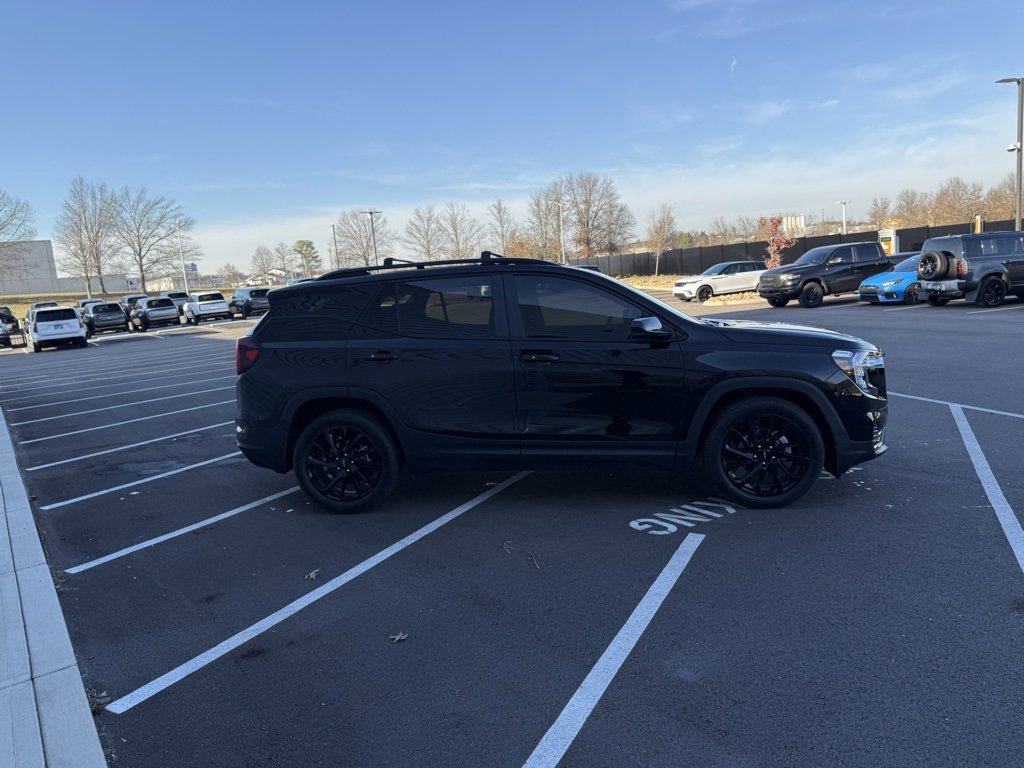 Used 2024 GMC Terrain SLE w/ Driver Convenience Package image 6