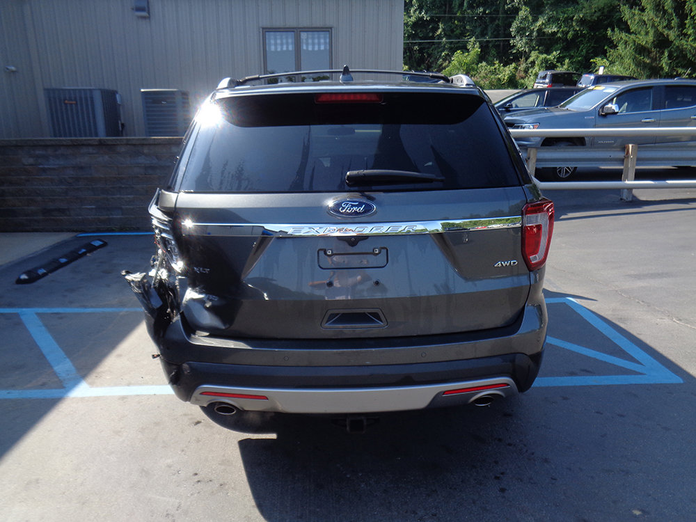 Used 2016 Ford Explorer XLT w/ Equipment Group 201A AWD/4WD image 5