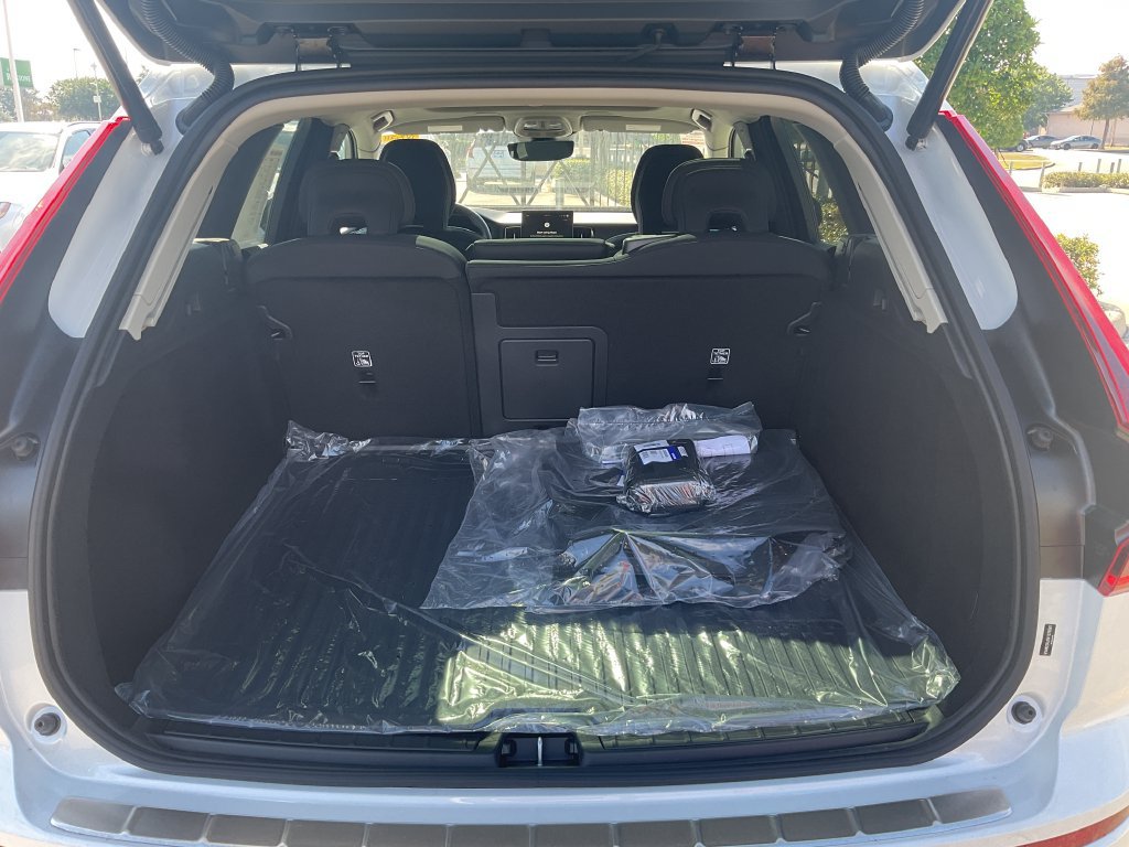 New 2027 Volvo XC60 B5 Core AWD/4WD image 9