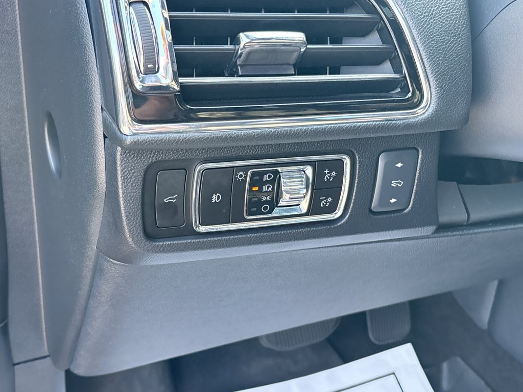 Used 2023 Lincoln Navigator L Reserve AWD/4WD image 29