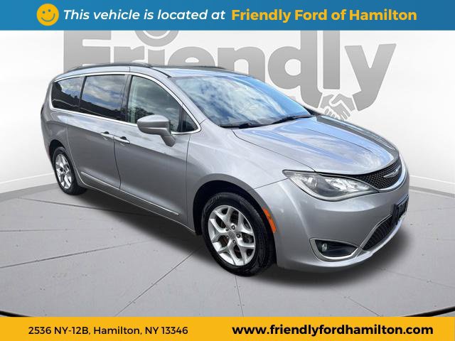 Used 2017 Chrysler Pacifica Touring-L w/ Tire & Wheel Group FWD image 11