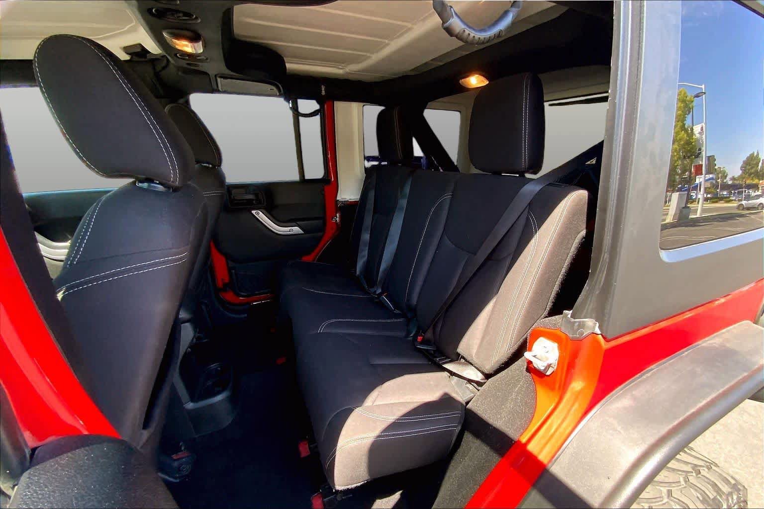 Used 2017 Jeep Wrangler Unlimited Rubicon AWD/4WD image 19