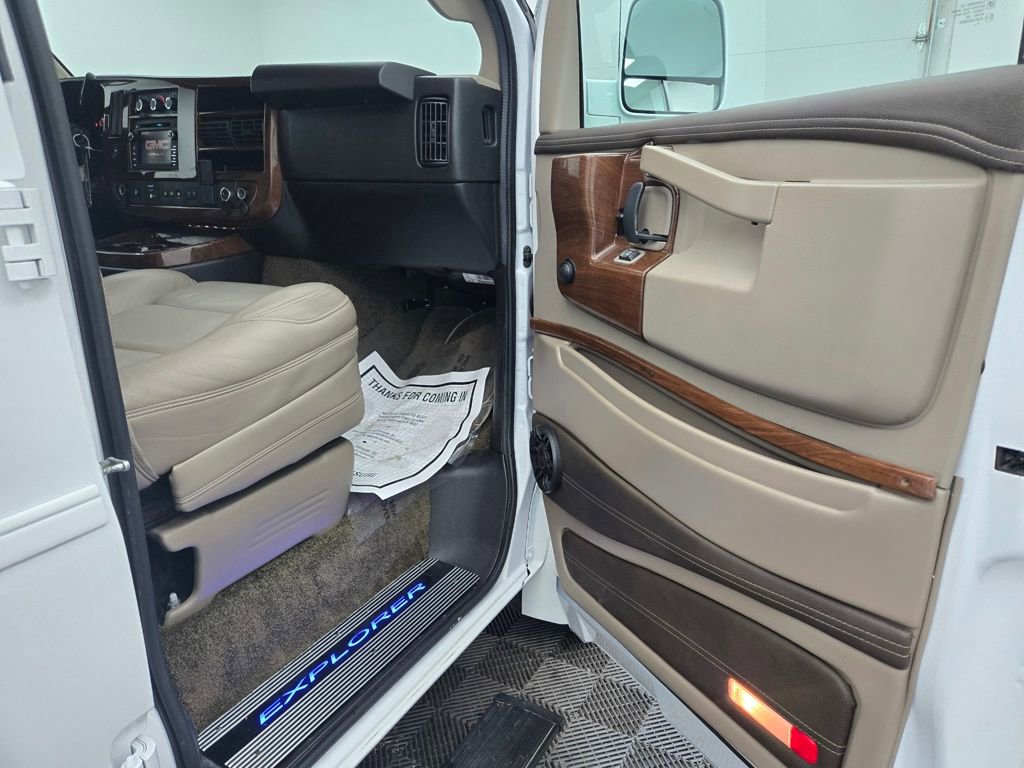 Used 2020 GMC Savana 2500 Extended w/ Enhanced Convenience Package image 41