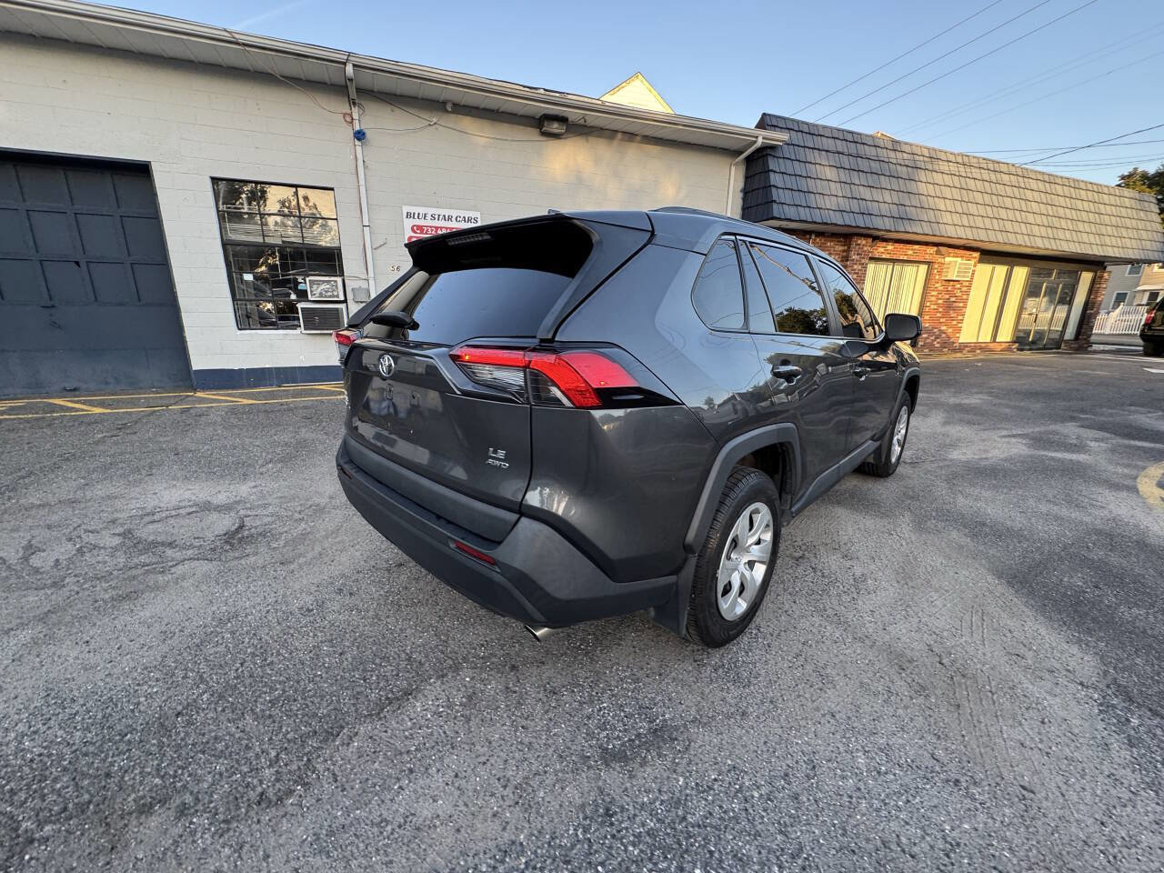 Used 2020 Toyota RAV4 LE image 11