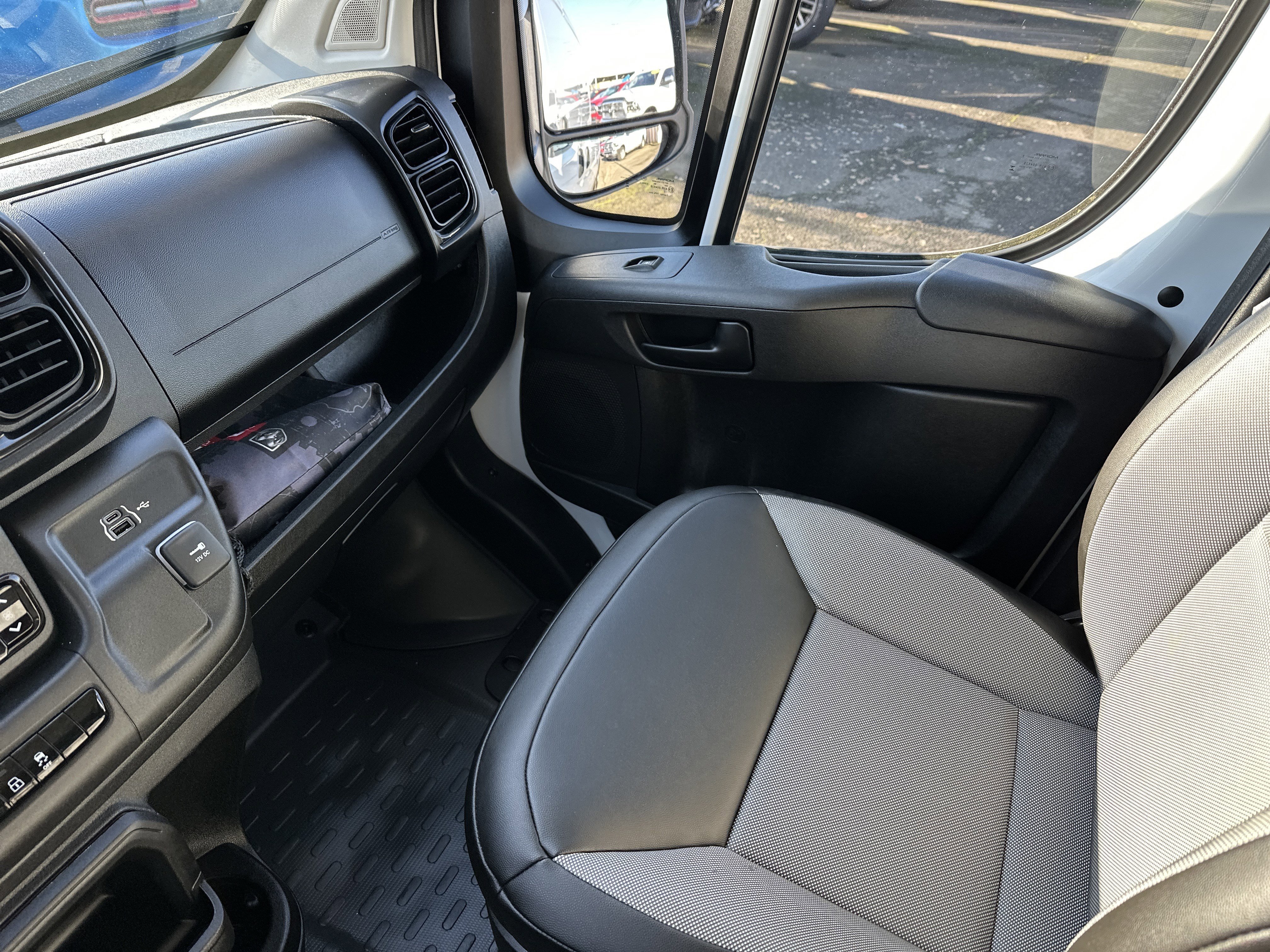 Used 2023 RAM ProMaster 3500 w/ Convenience Group image 22