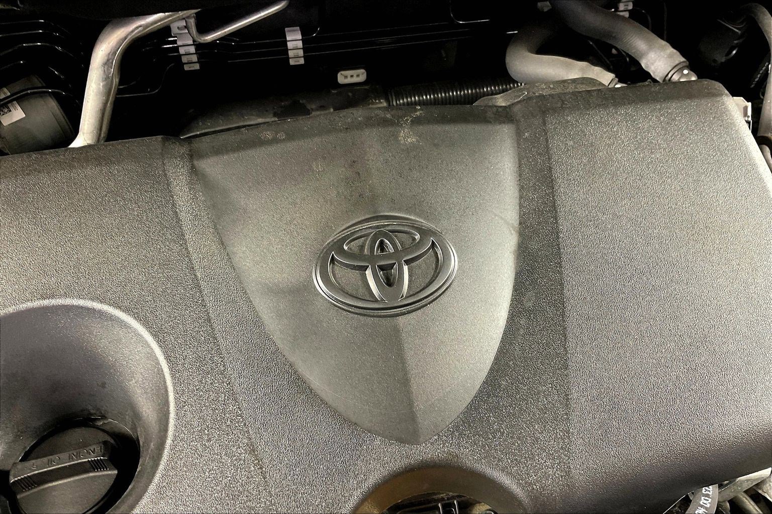 Used 2022 Toyota RAV4 XLE w/ Convenience Package image 31