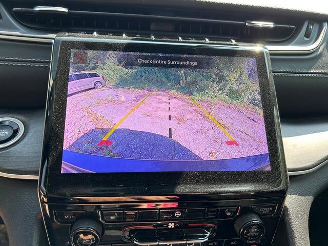 Used 2023 Jeep Grand Cherokee L Limited w/ Black Appearance Package image 18