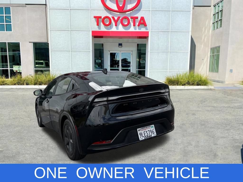Certified 2024 Toyota Prius Prime FWD image 4