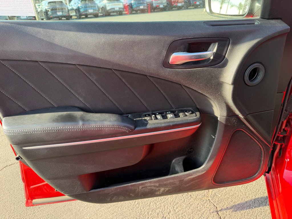 Used 2022 Dodge Charger SXT RWD image 9