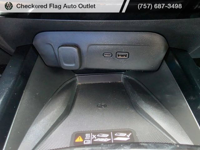 Used 2024 Chevrolet Trax RS w/ Sunroof Package FWD image 34