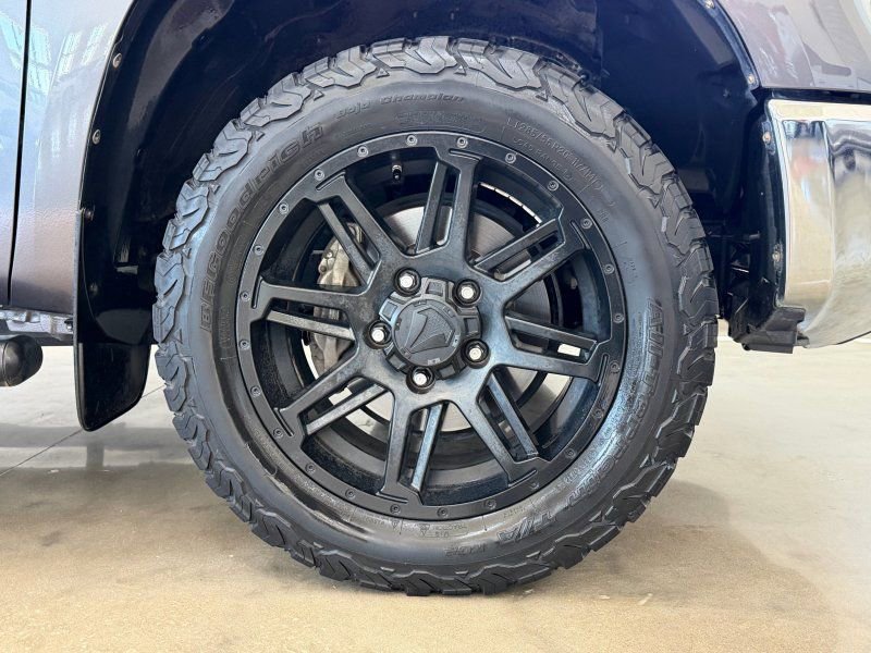 Used 2018 Toyota Tundra SR5 w/ SR5 Upgrade Package RWD image 10