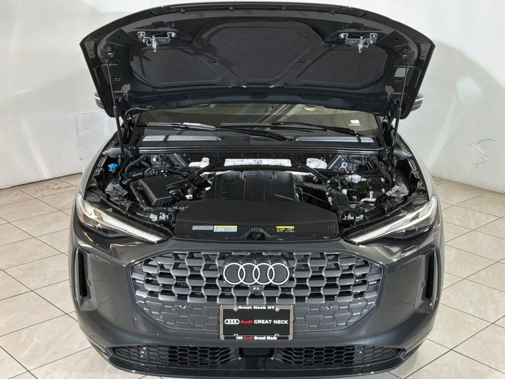 Certified 2025 Audi Q5 Premium w/ Convenience Package image 18