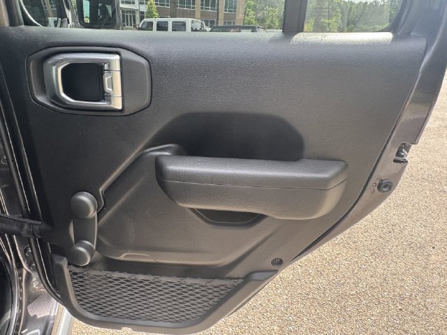 Used 2023 Jeep Wrangler Unlimited Sport AWD/4WD image 16