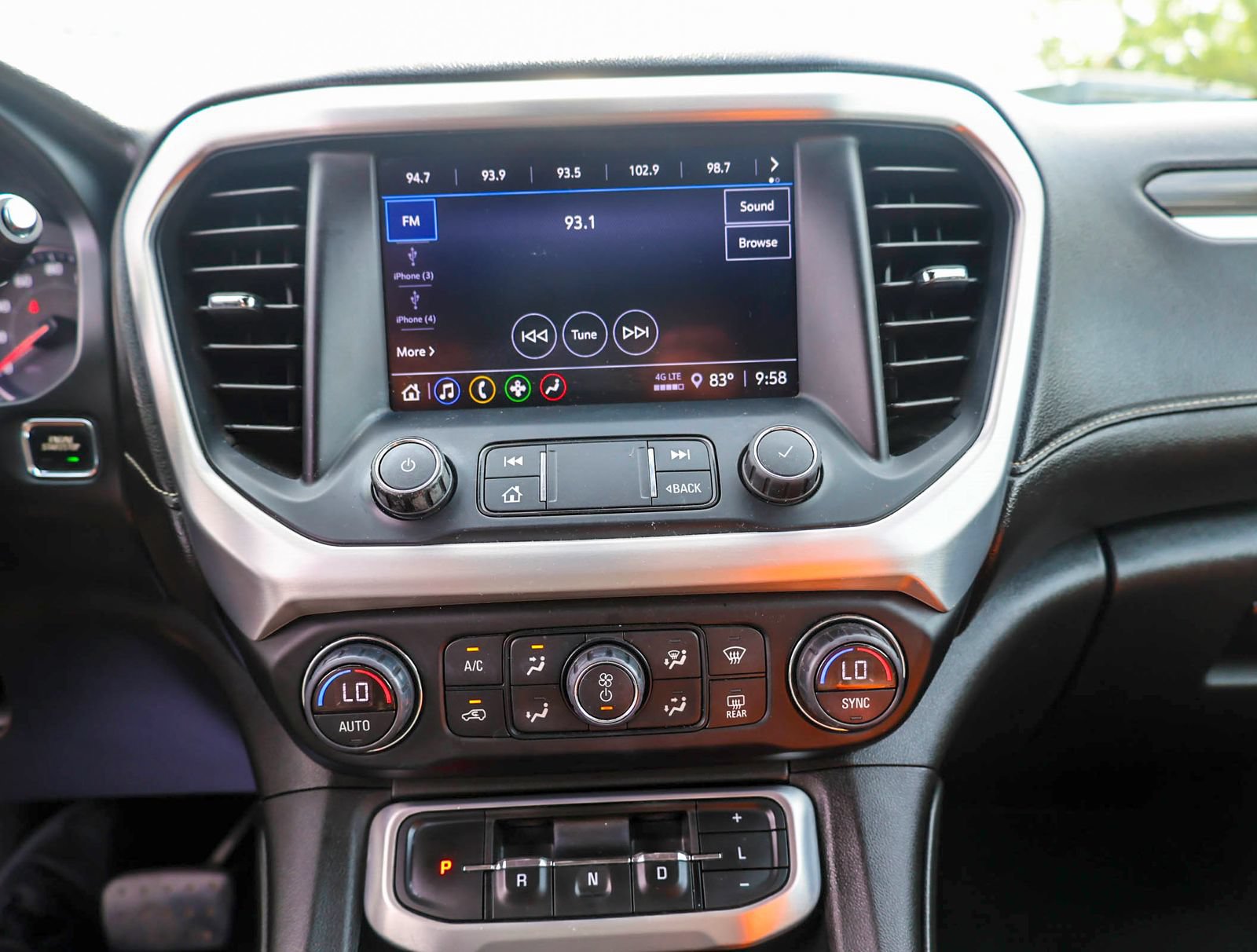 Used 2020 GMC Acadia SLT AWD/4WD image 16